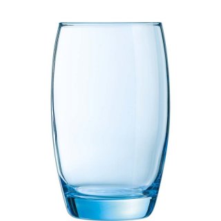 Bauchiges Longdrinkglas in blauer transparenter Farbe.