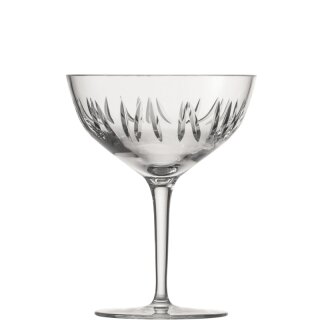 Cocktailschale der Serie Basic Bar Motion by Charles Schumann von SCHOTT ZWIESEL mit einem modernem Keil Schliff.