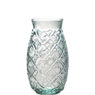 Cocktailglas in Form einer Ananas hergestellt aus transparent-grünem recyceltem Glas