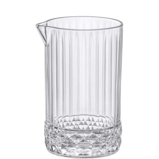 Glaskrug mit Längsrillen im oberen Teil und einen Struktur wie Diamanten im unteren Teil des Glases sowie eine praktische Ausgusslippe